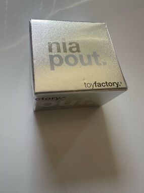 Nia Pout Lip Balm - Silver